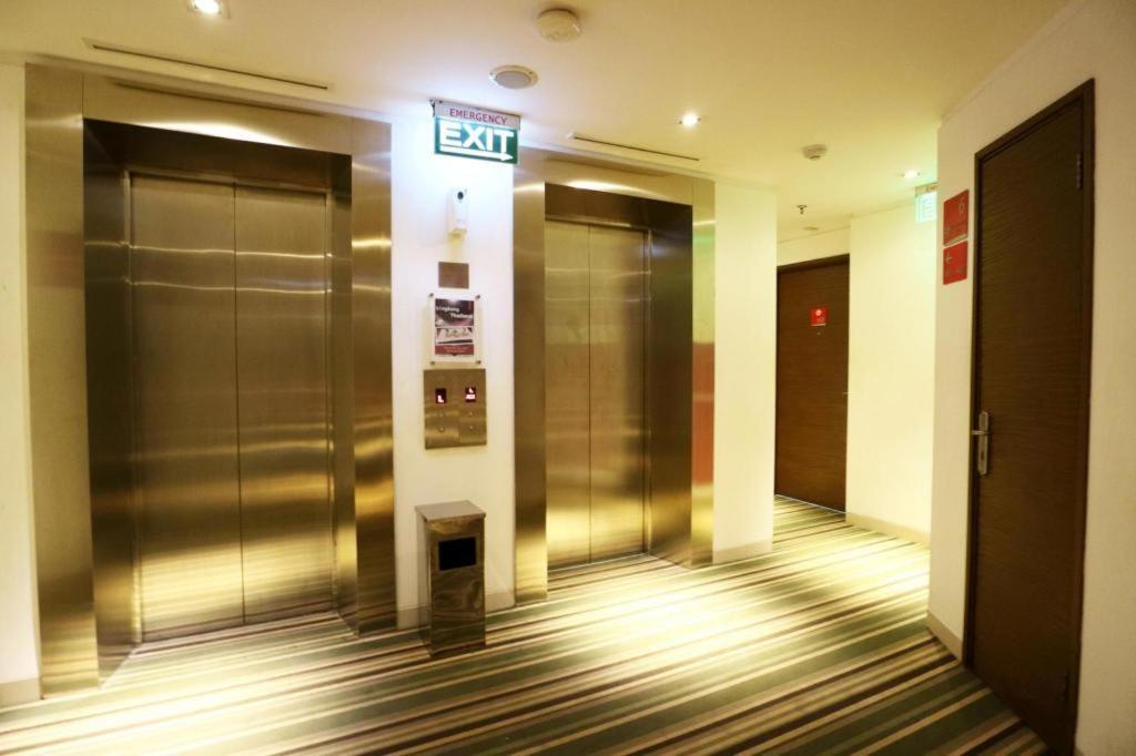 Redstar Hotel Jakarta Eksteriør billede