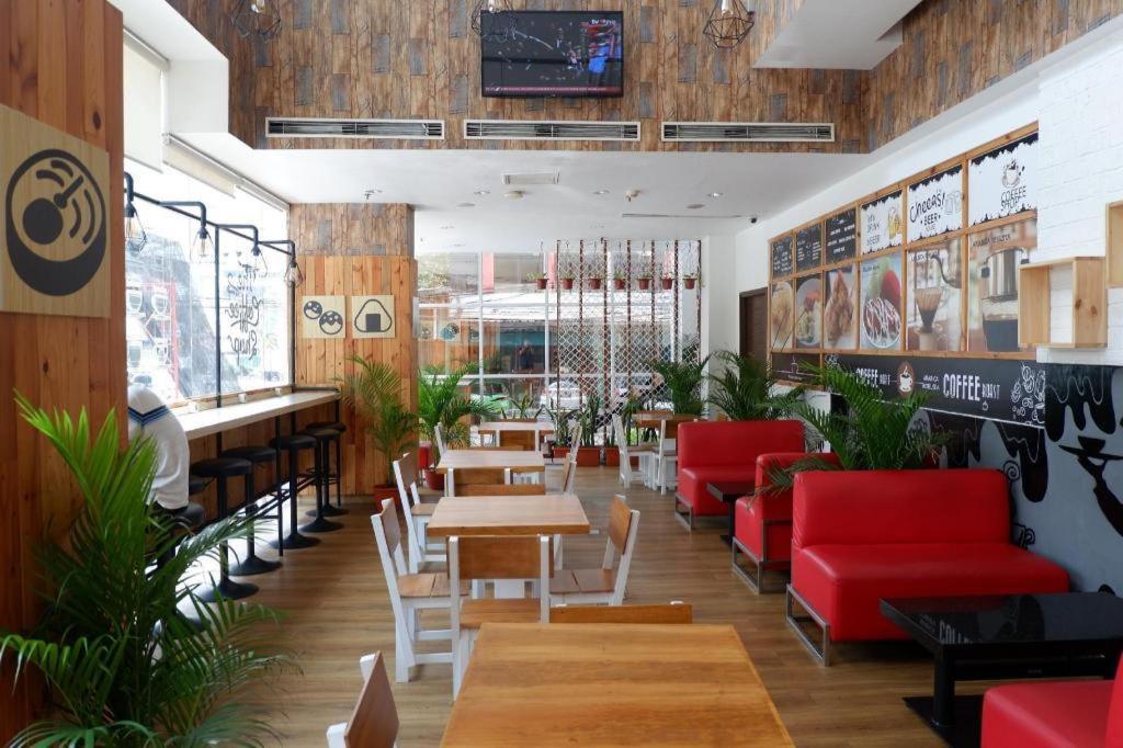 Redstar Hotel Jakarta Eksteriør billede
